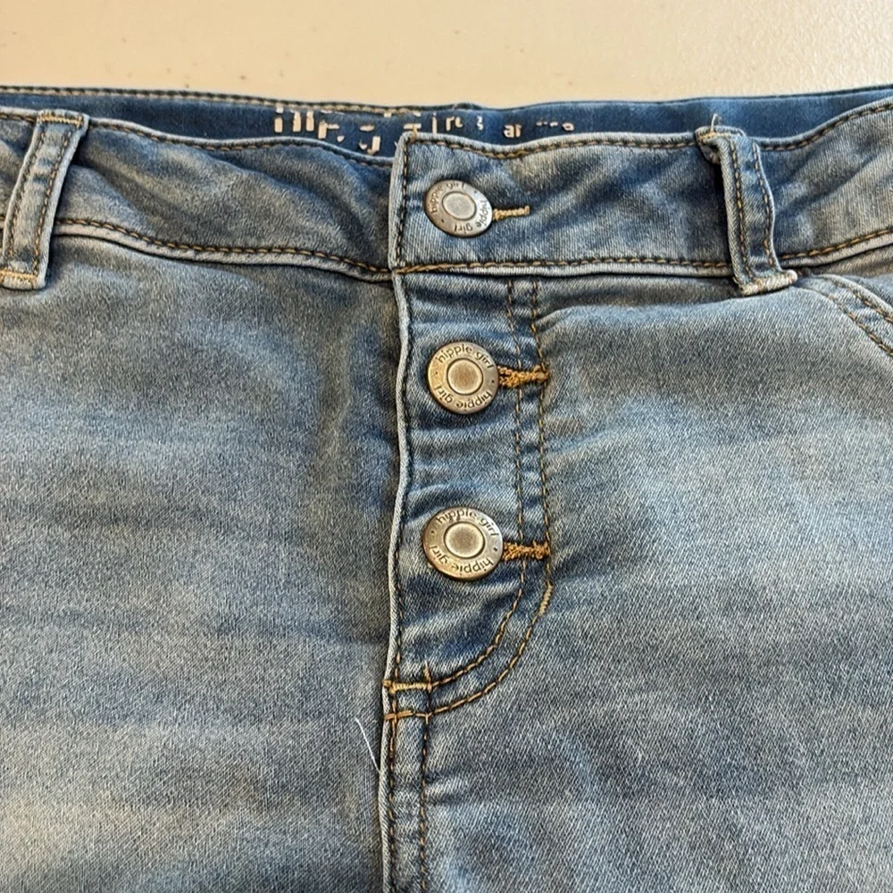 Hippie Girl - Girls Hildie Knit Denim Cuff Short. Size 18